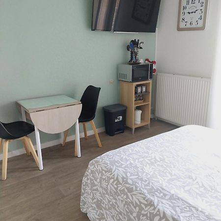 studio calme et paisible avec piscine et parking privé Balaruc-les-Bains Extérieur photo