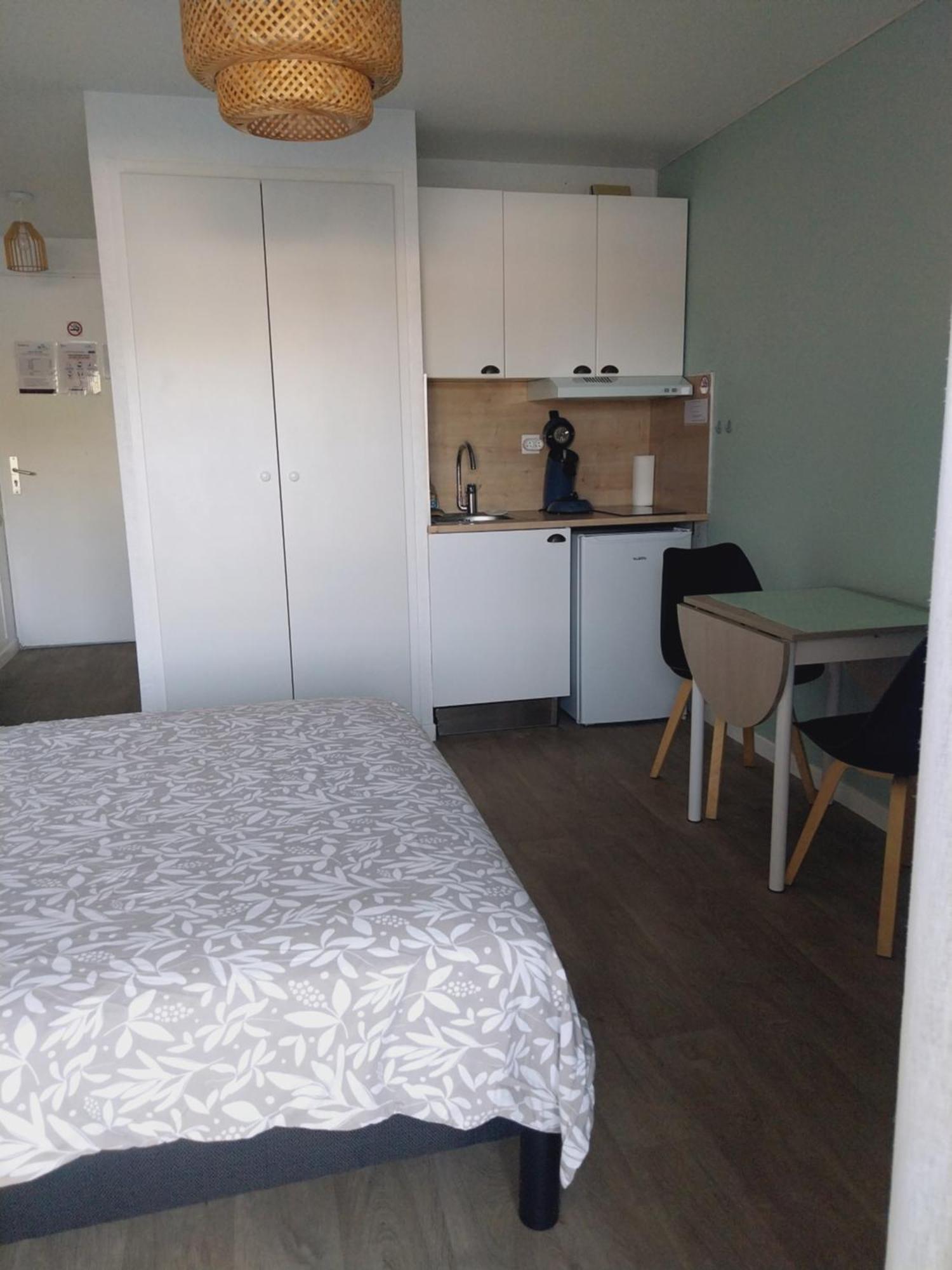 studio calme et paisible avec piscine et parking privé Balaruc-les-Bains Extérieur photo